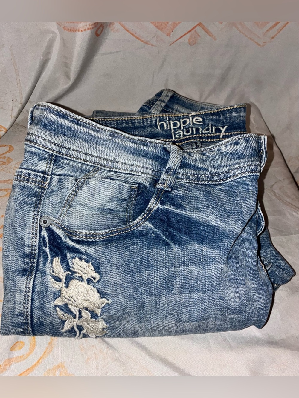 hippie laundry Women's Light Blue Embroidered Boyfriend Jeans